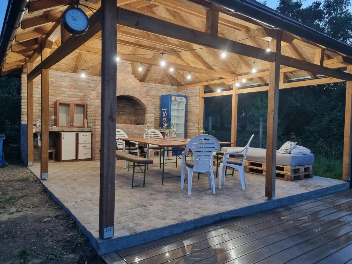 Hoopovo House Fruska Gora Villa Irig Buitenkant foto